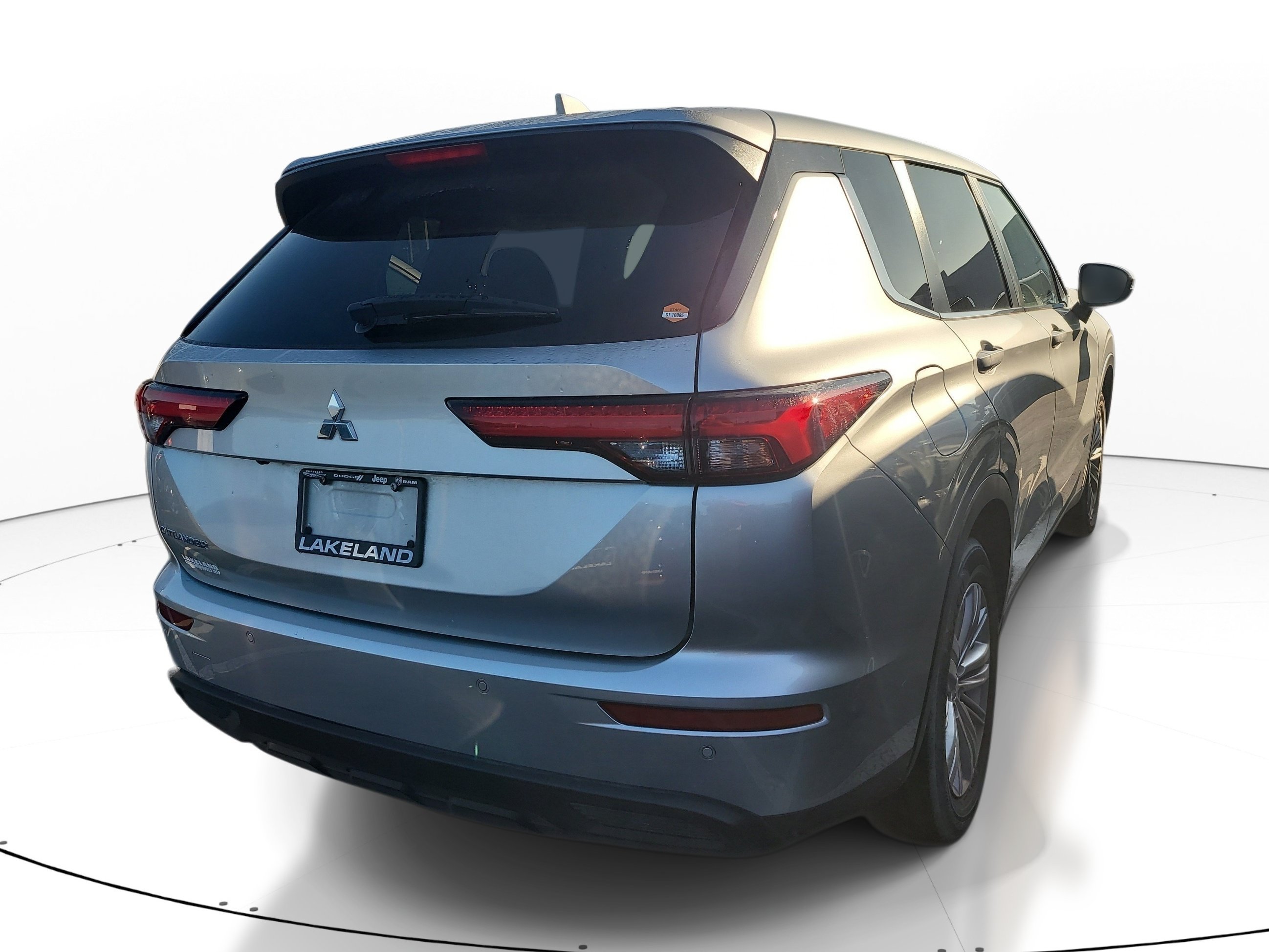 Used 2024  Mitsubishi ES image 4