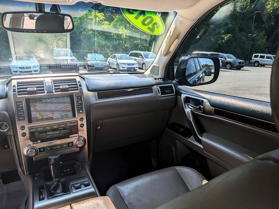 Used 2019 Gray Pearl Lexus 460 image 12