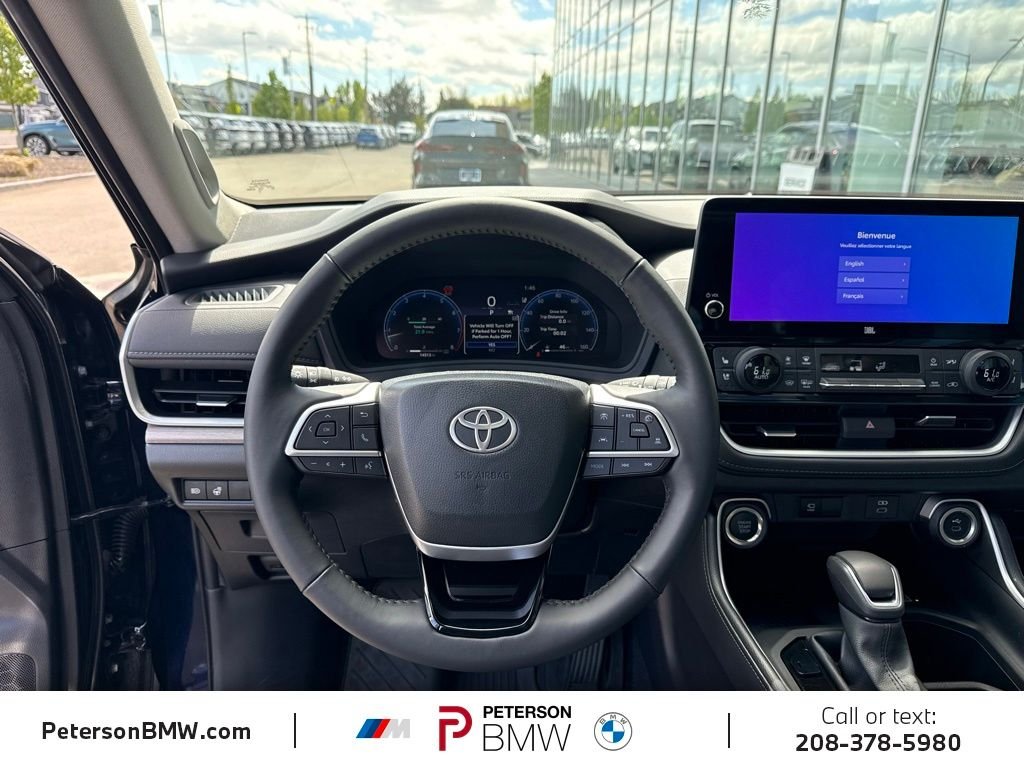Used 2025  Toyota Limited image 16