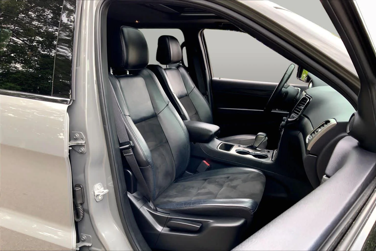 Used 2019 Sting-Gray Clearcoat Jeep Altitude image 8