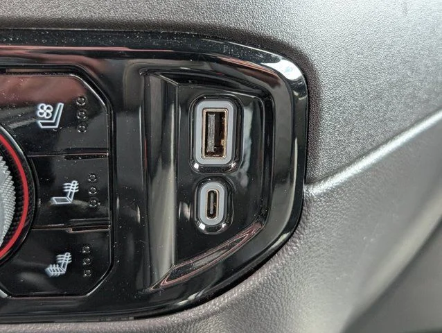2024 Chevrolet Silverado 1500 ZR2 - Photo 19
