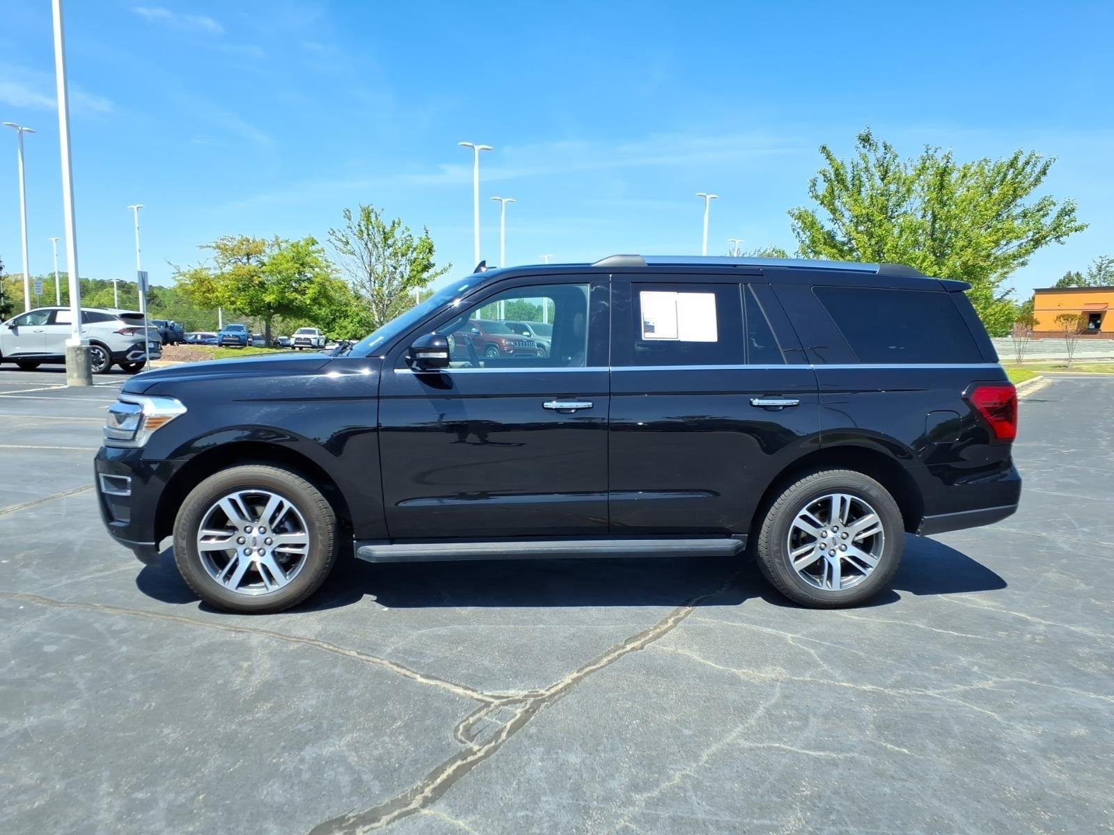 Used 2024  Ford Limited image 3
