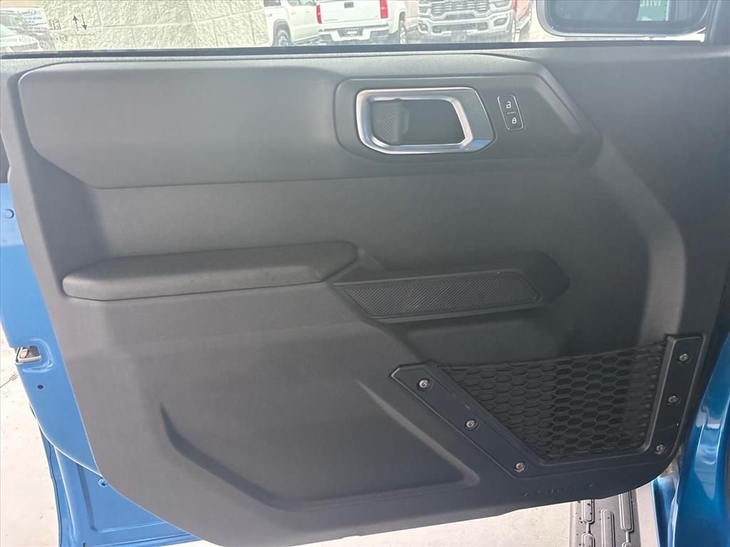 Used 2025 Blue Metallic Ford Big Bend image 8