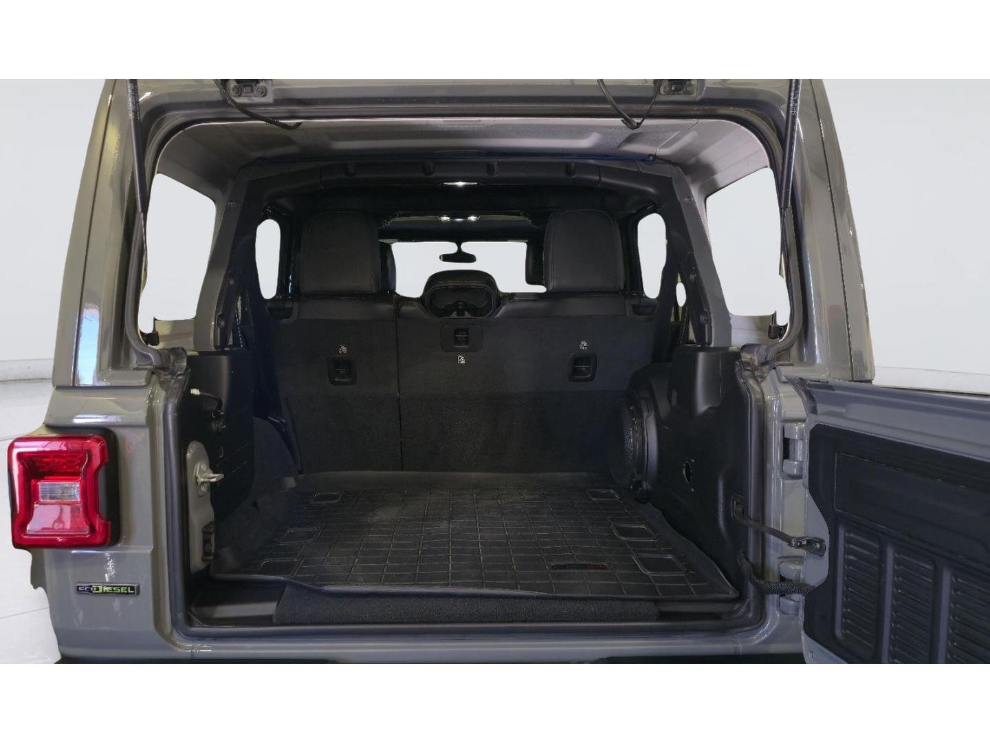 Used 2023 Sting-Gray Clearcoat Jeep Rubicon image 12