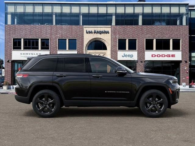 New 2026 Diamond Black Crystal Pearl-Coat Exterior Paint Jeep Limited image 21
