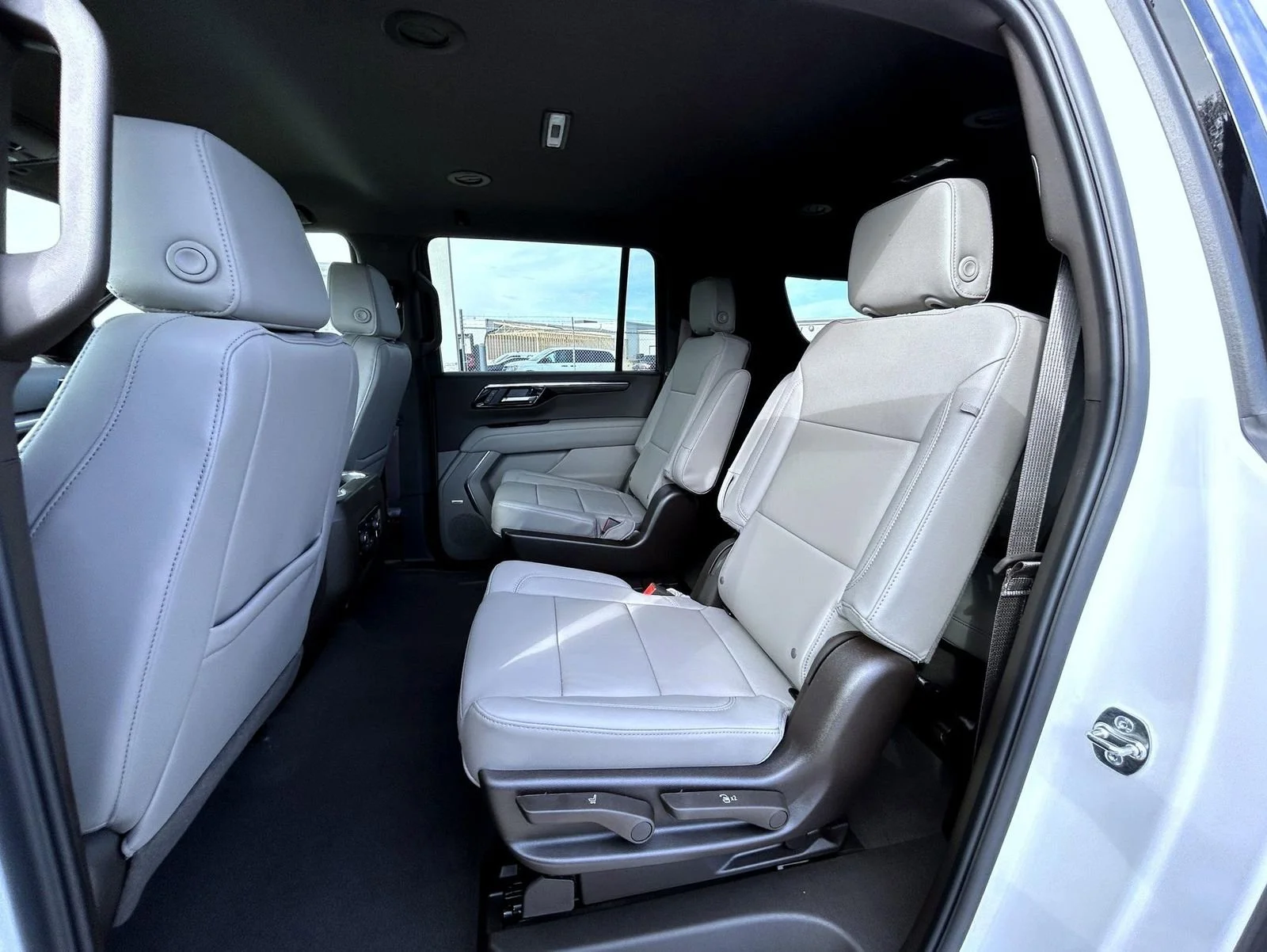 New 2026 Summit White Chevrolet LT image 20