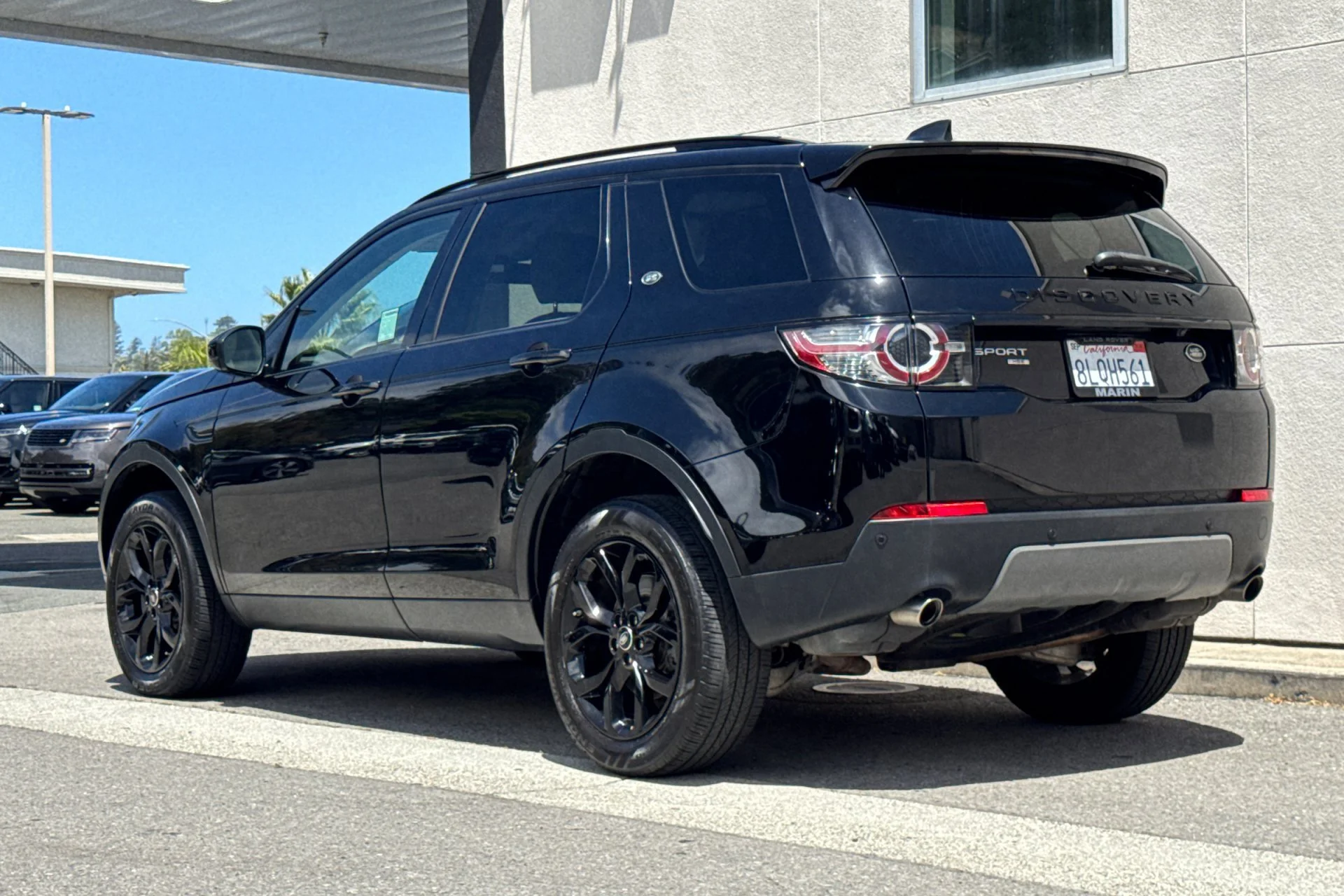 Used 2019 Narvik Black Land Rover HSE image 6