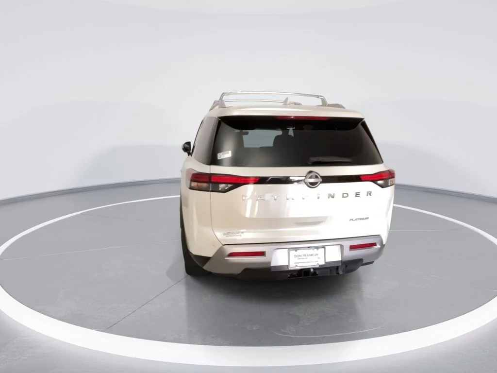 Used 2024 White Nissan Platinum image 8