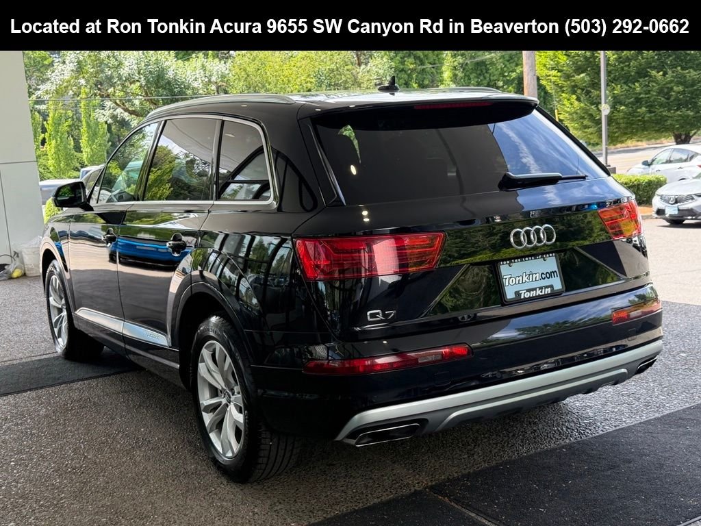 Used 2019 Night Black Audi 55 Premium image 5