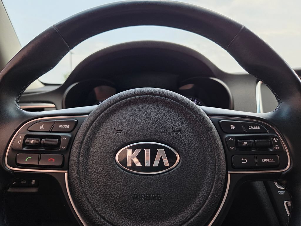 Used 2017 Titanium Silver Kia EX image 31