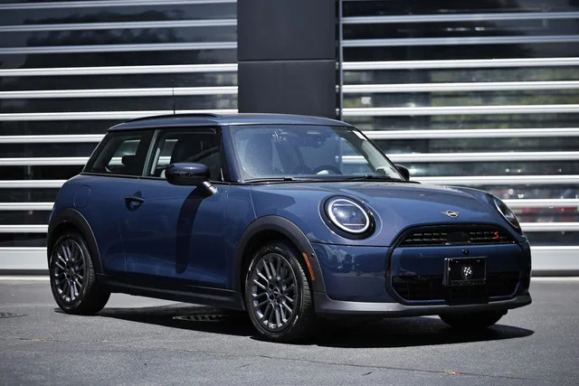 2025 MINI Cooper S Iconic