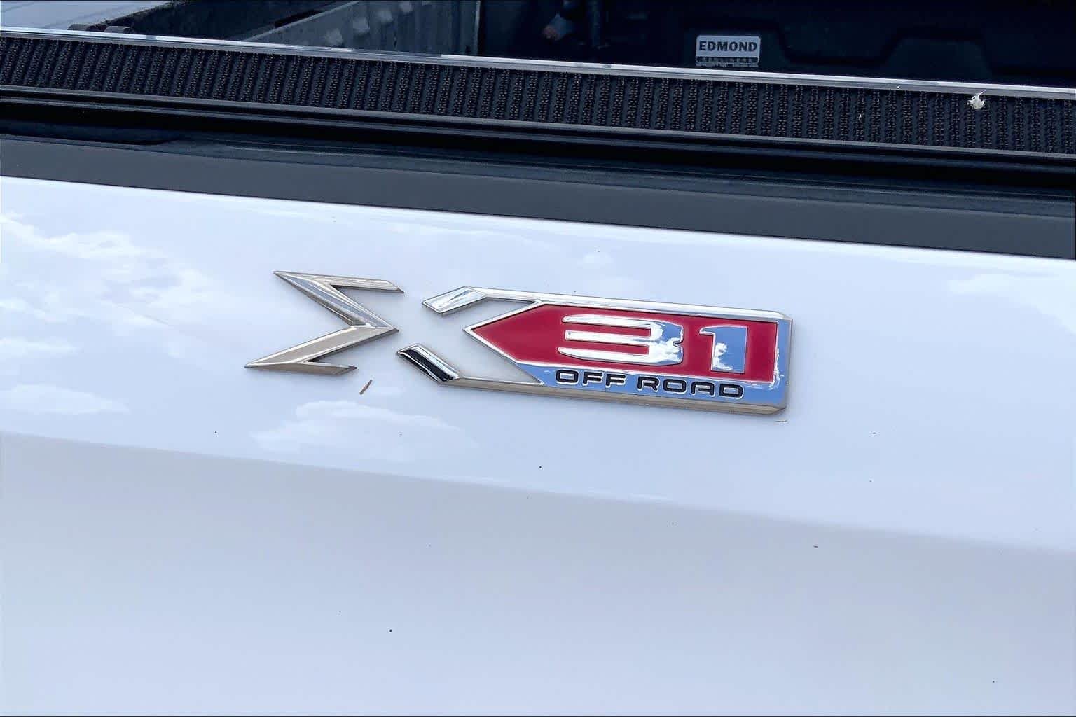 Used 2019 SUMMIT WHITE GMC SLT image 10
