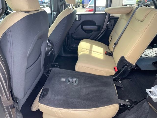 Used 2018 Crystal Metallic Jeep Unlimited Sport S image 28