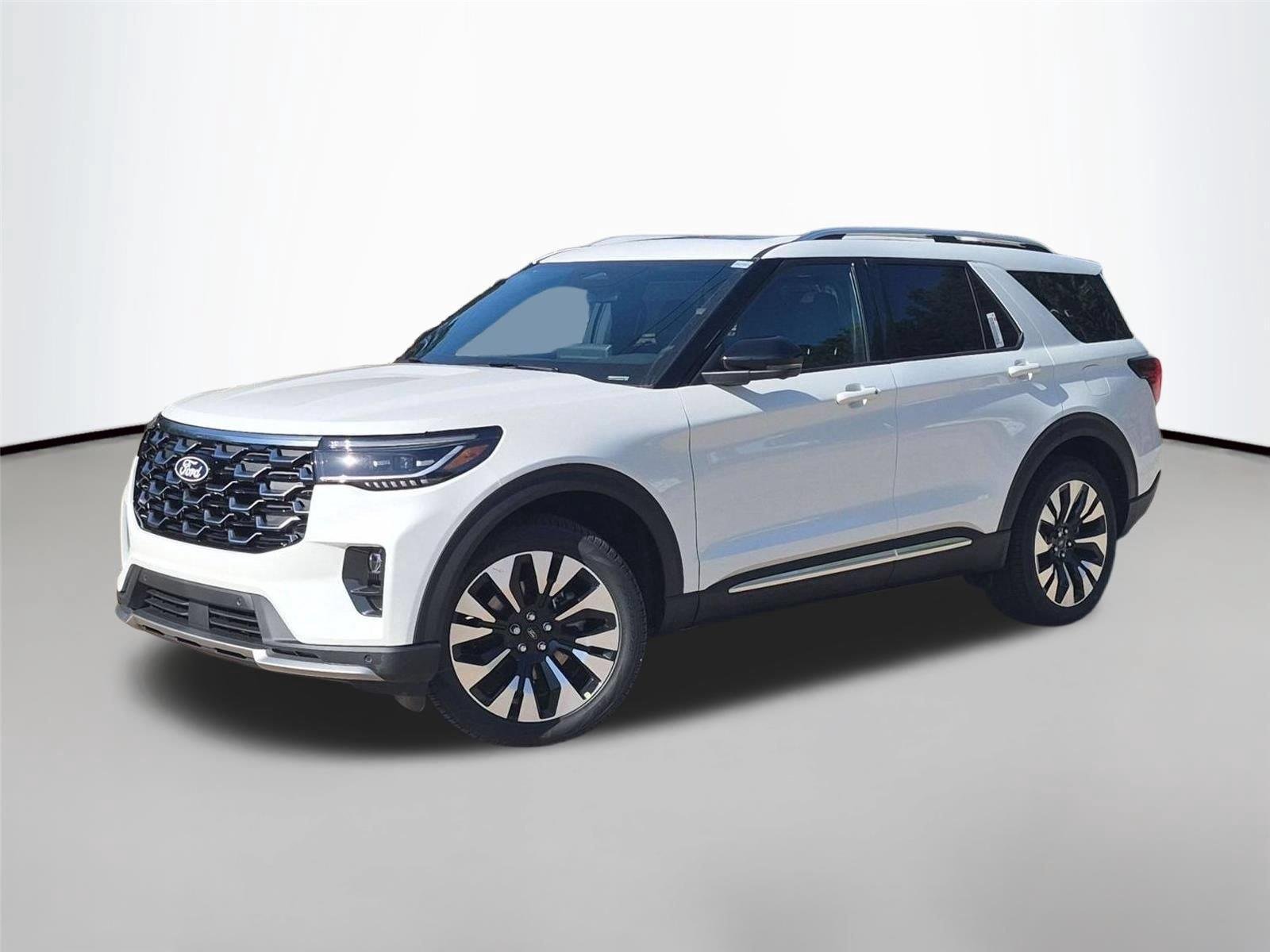 New 2027 Star White Metallic Tri-Coat Ford Platinum™ image 1