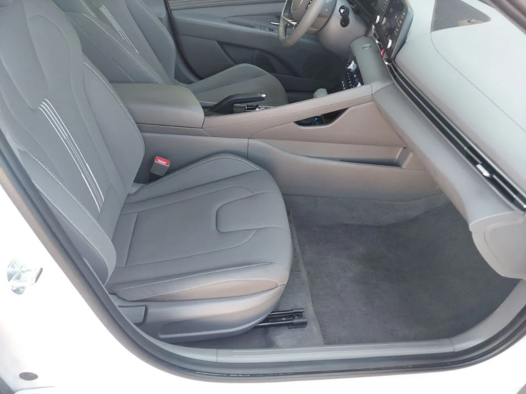Certified Used 2026 White Hyundai SEL Sport image 29