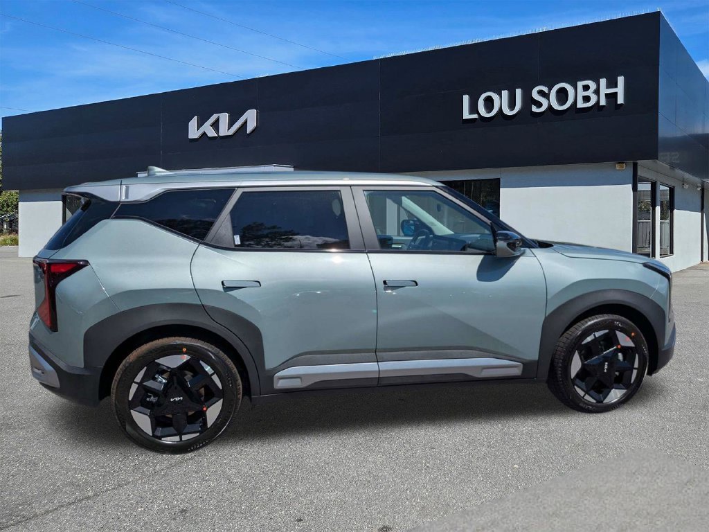 New 2027 Iceberg Green Kia S image 3