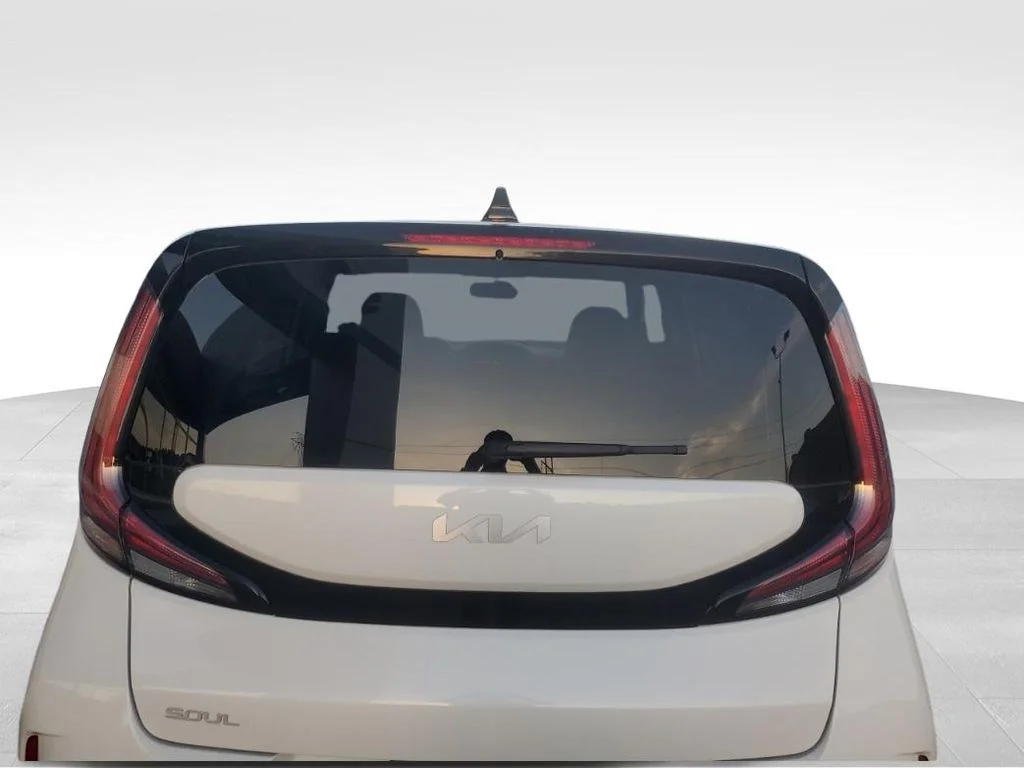 Used 2025 White Kia LX image 4