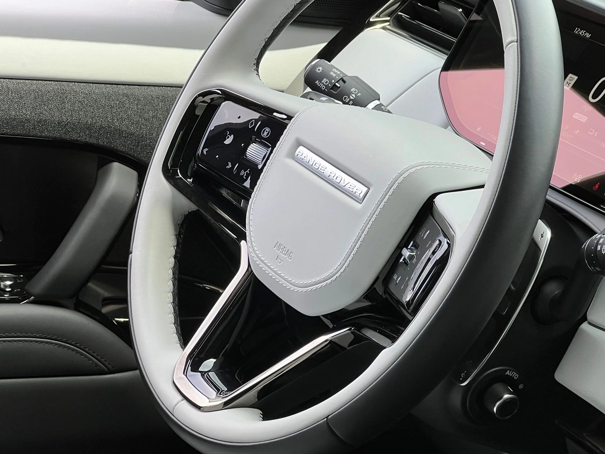 Used 2025 Red Land Rover Autobiography image 34
