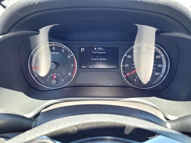 Used 2023 White Kia LXS image 21