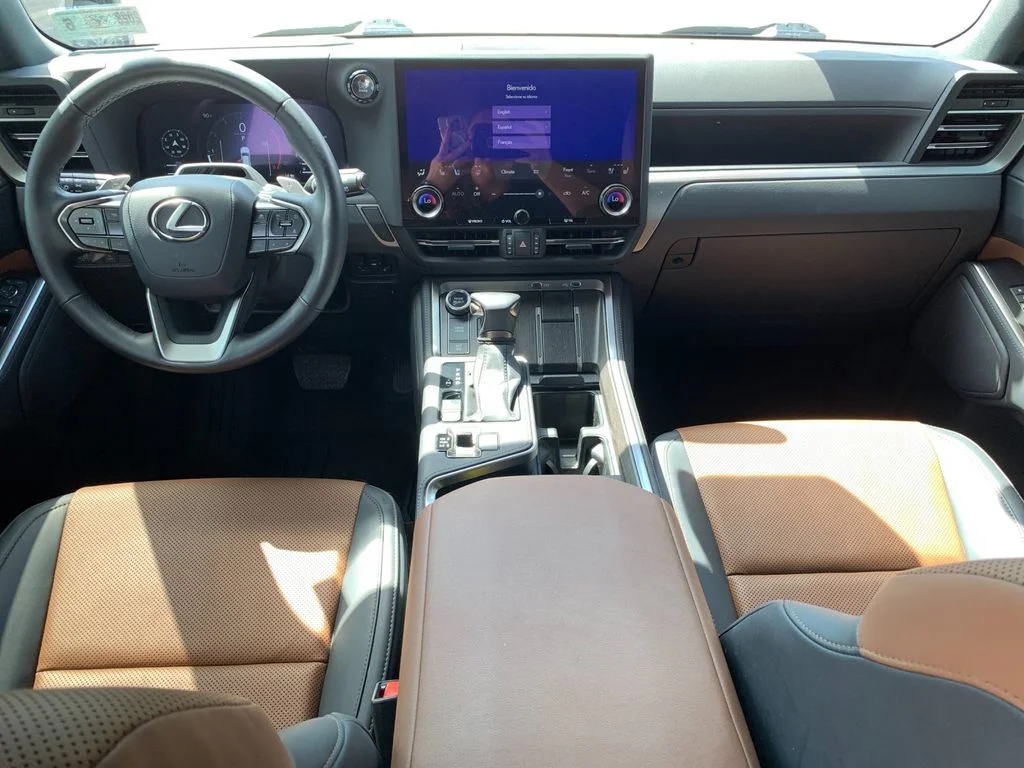 Used 2024 White Lexus 550 Premium image 16