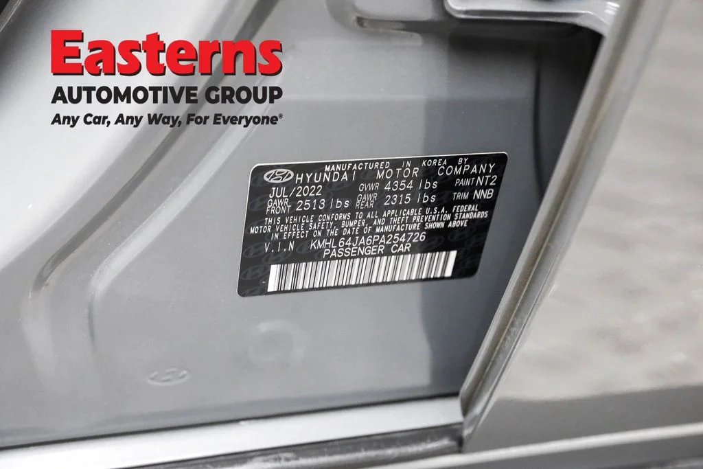 Used 2023 Gray Hyundai SEL image 32
