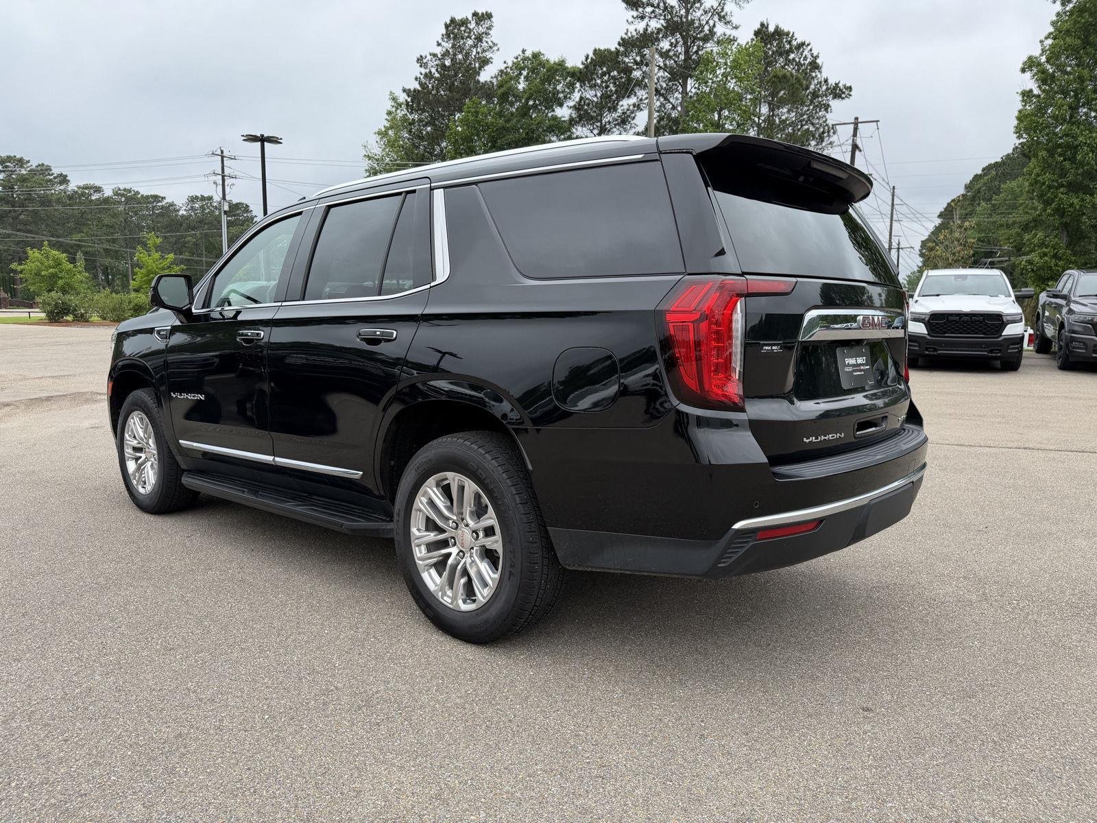 Used 2022 Onyx Black GMC SLT image 4