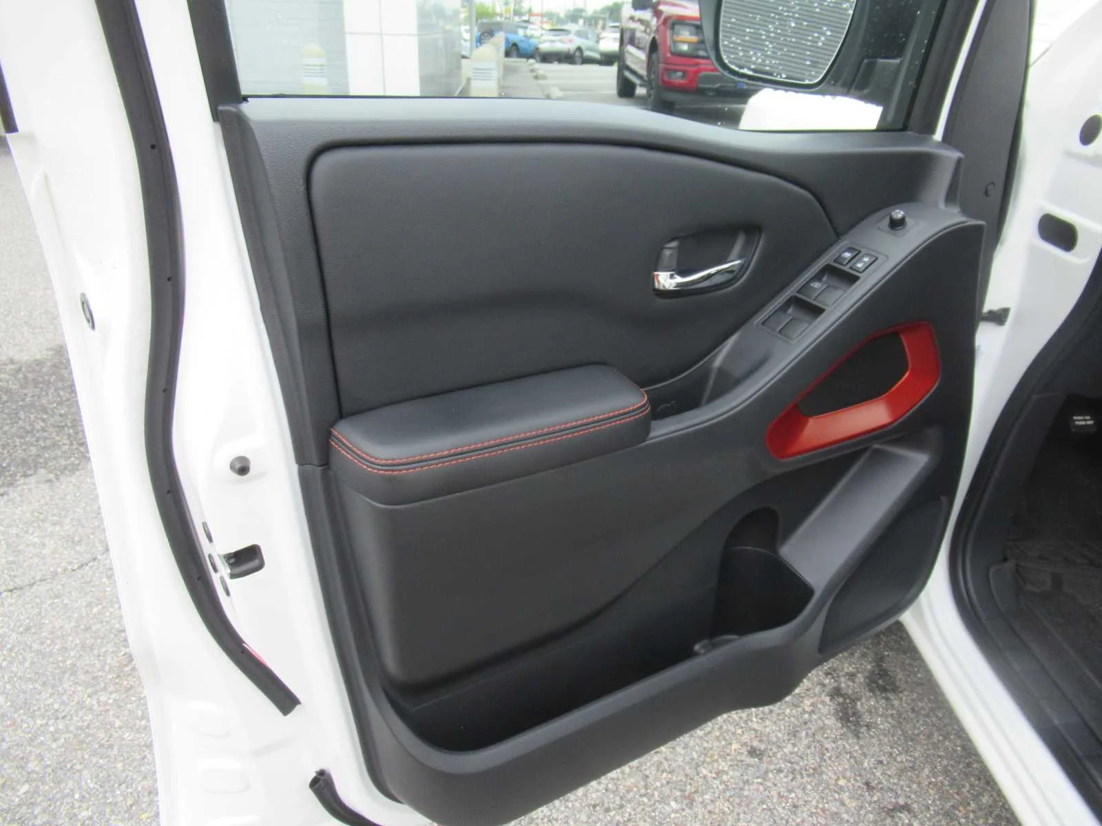 Used 2025 Glacier White Nissan PRO-4X image 26