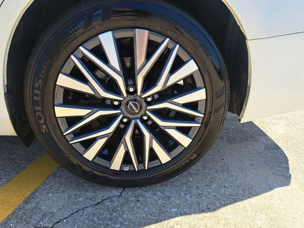 2025 Nissan Altima SV - Photo 26