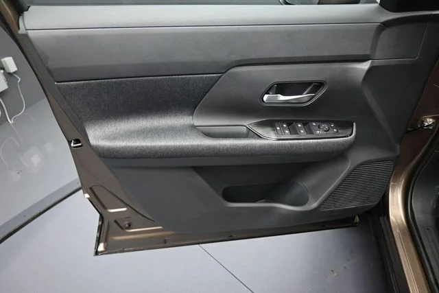 New 2026 Canyon Bronze Metallic Nissan SV image 9
