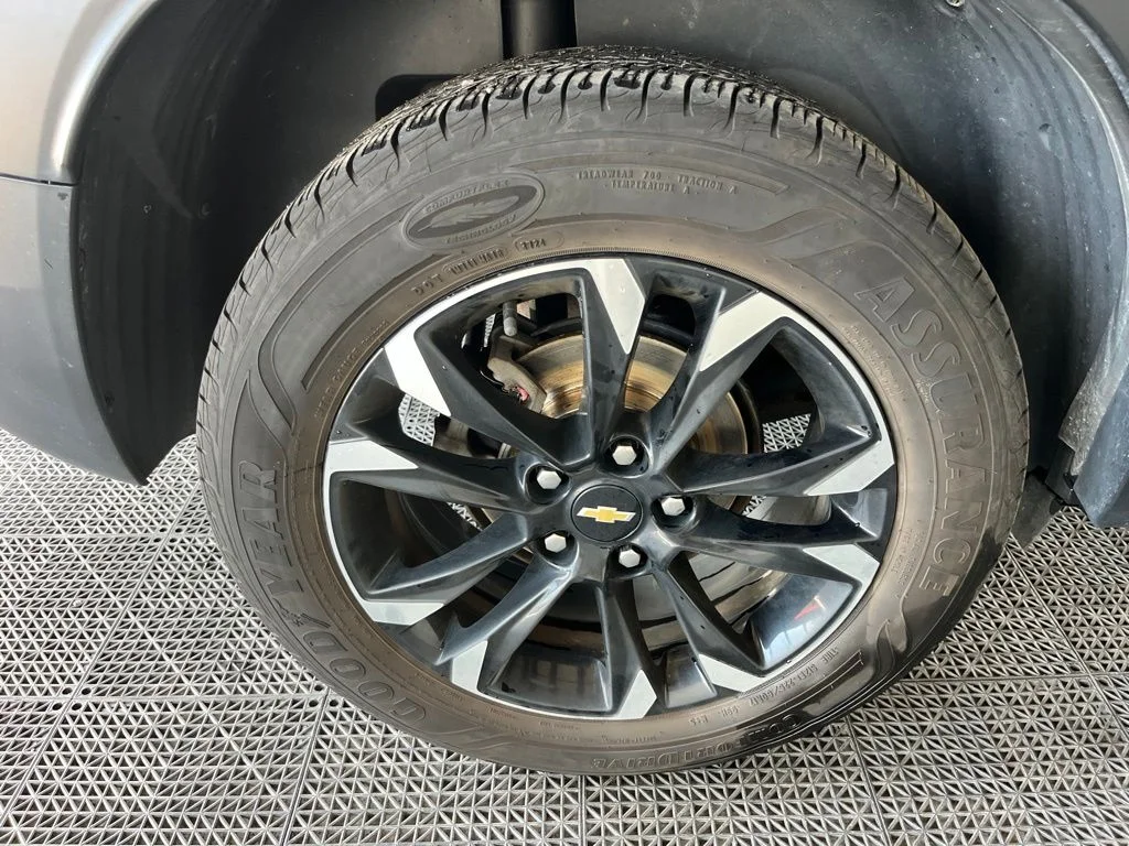 Used 2022 Black Chevrolet LT image 25