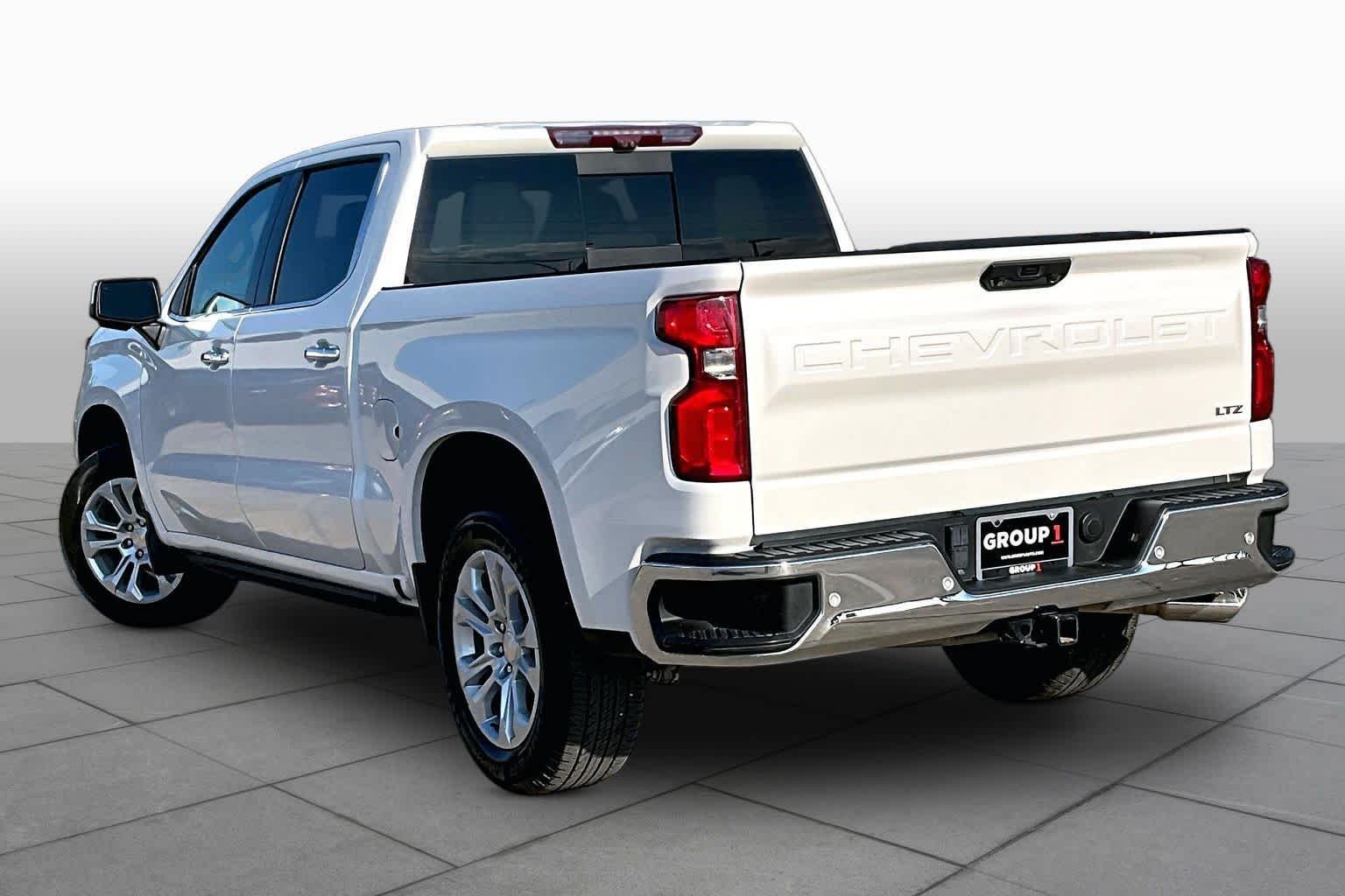 Used 2023 Iridescent Pearl Tricoat Chevrolet LTZ image 12