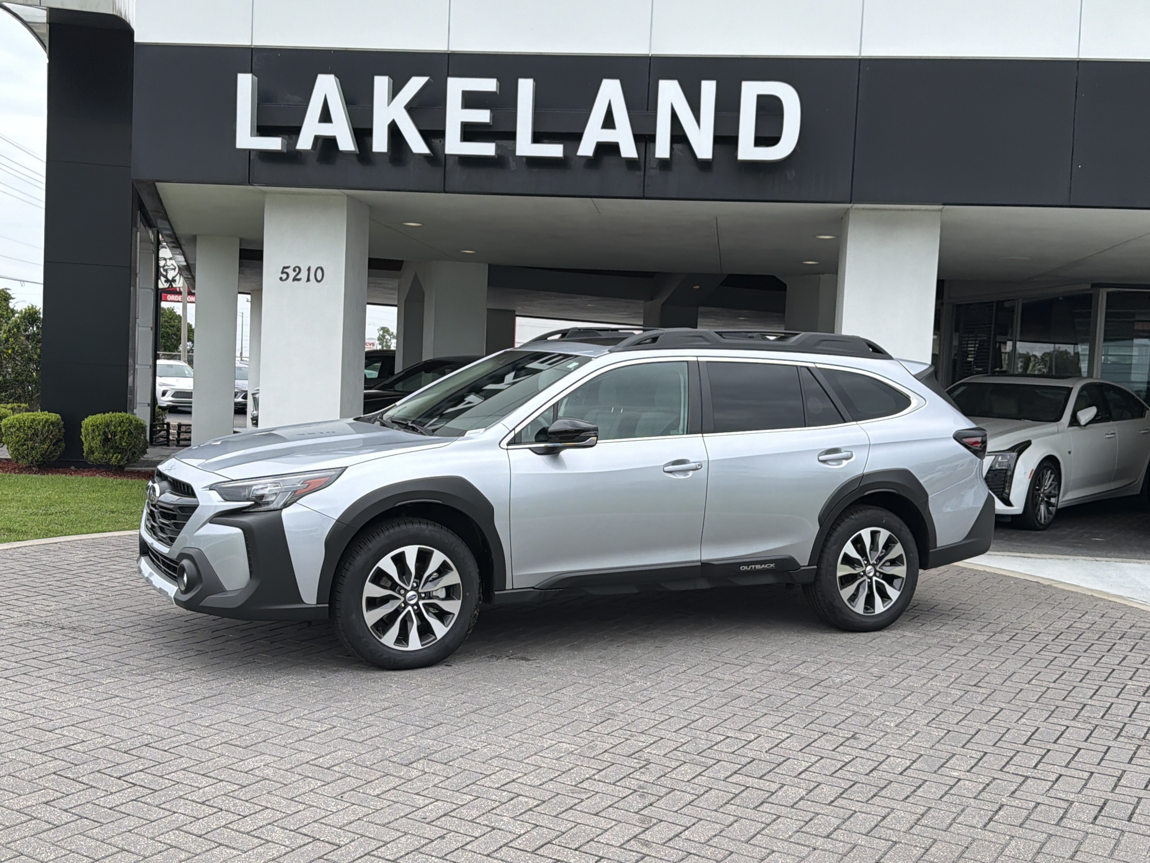 Certified Used 2025 Ice Silver Metallic Subaru Limited image 2
