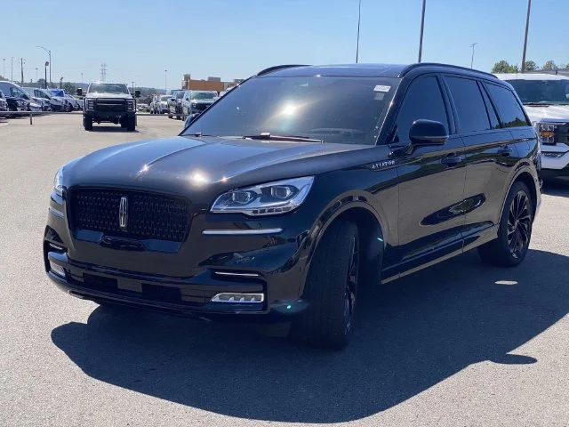 Used 2023 Black Lincoln Reserve image 30