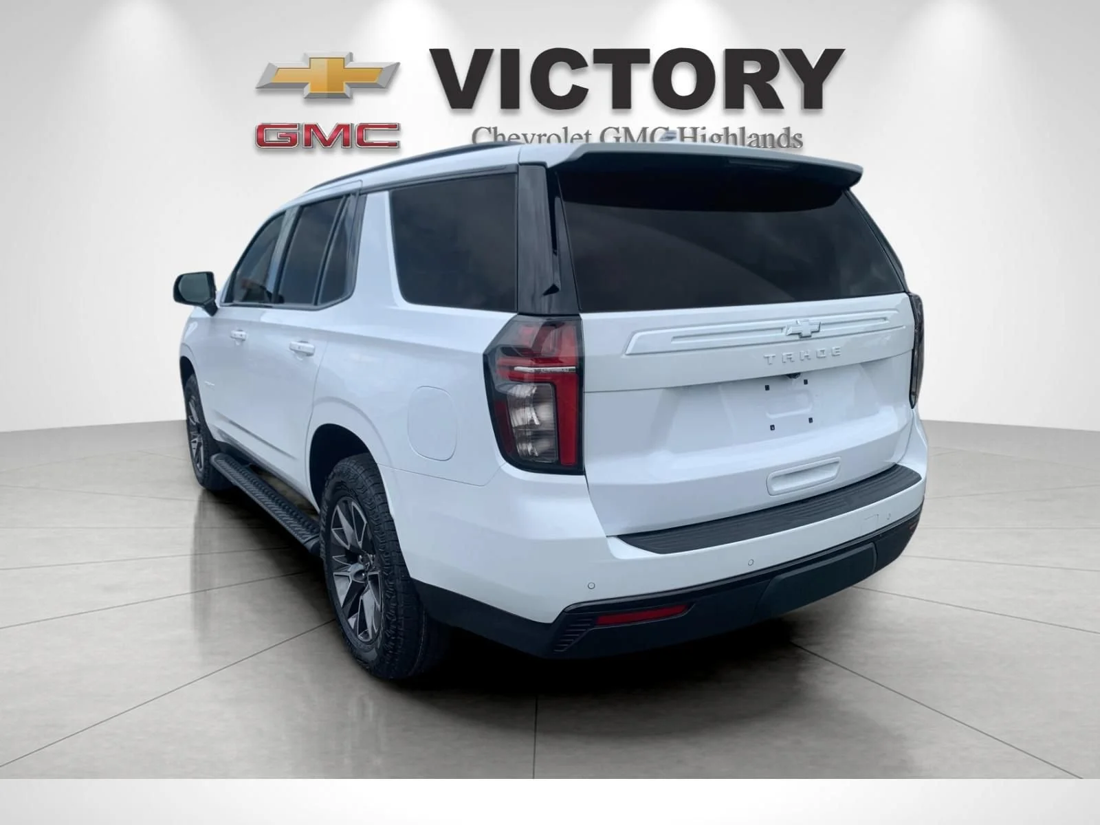 Used 2023 Summit White Chevrolet Z71 image 5