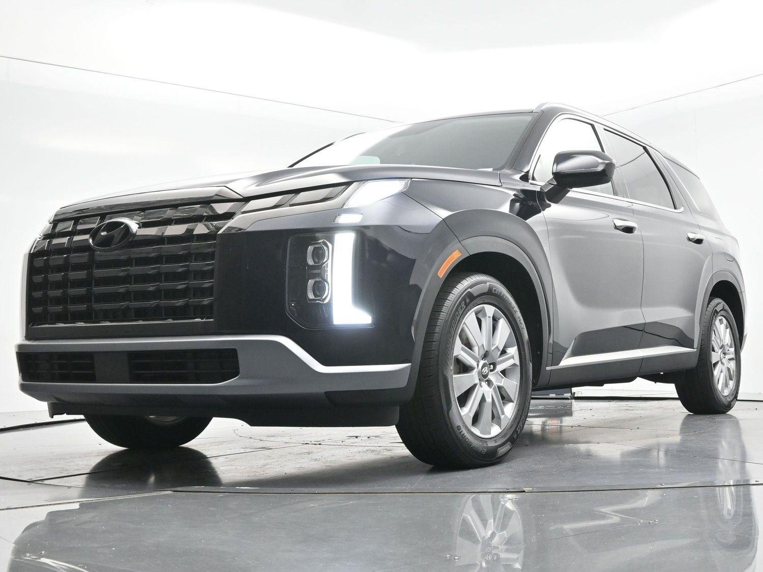 Used 2023 Moonlight Cloud Hyundai SEL image 44