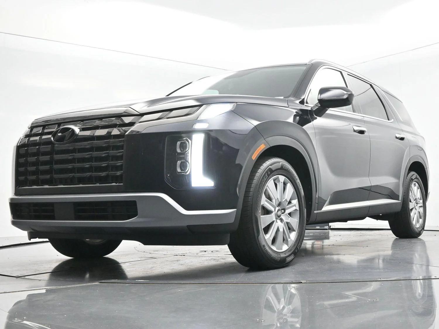 Used 2023 Moonlight Cloud Hyundai SEL image 44