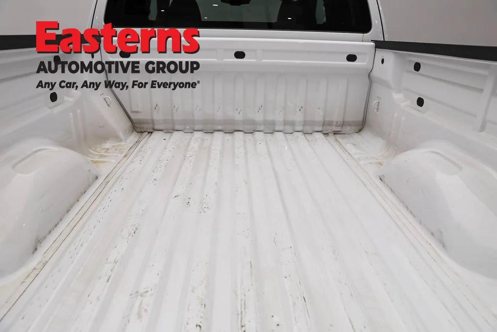 Used 2022 White Chevrolet LT image 9