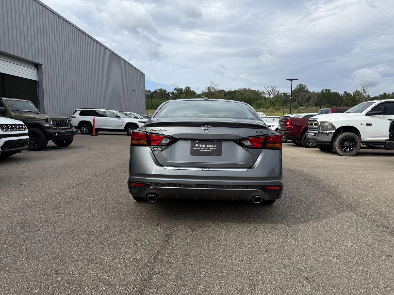 Used 2021 Gun Metallic Nissan 2.5 SR image 5