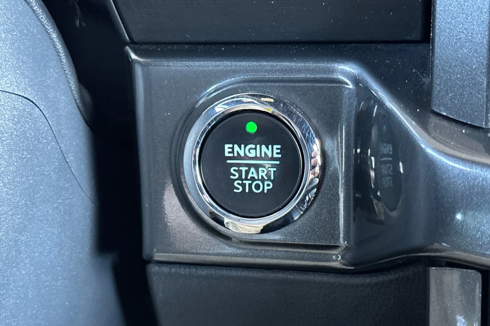 Used 2023 Oxford White Ford XLT image 22
