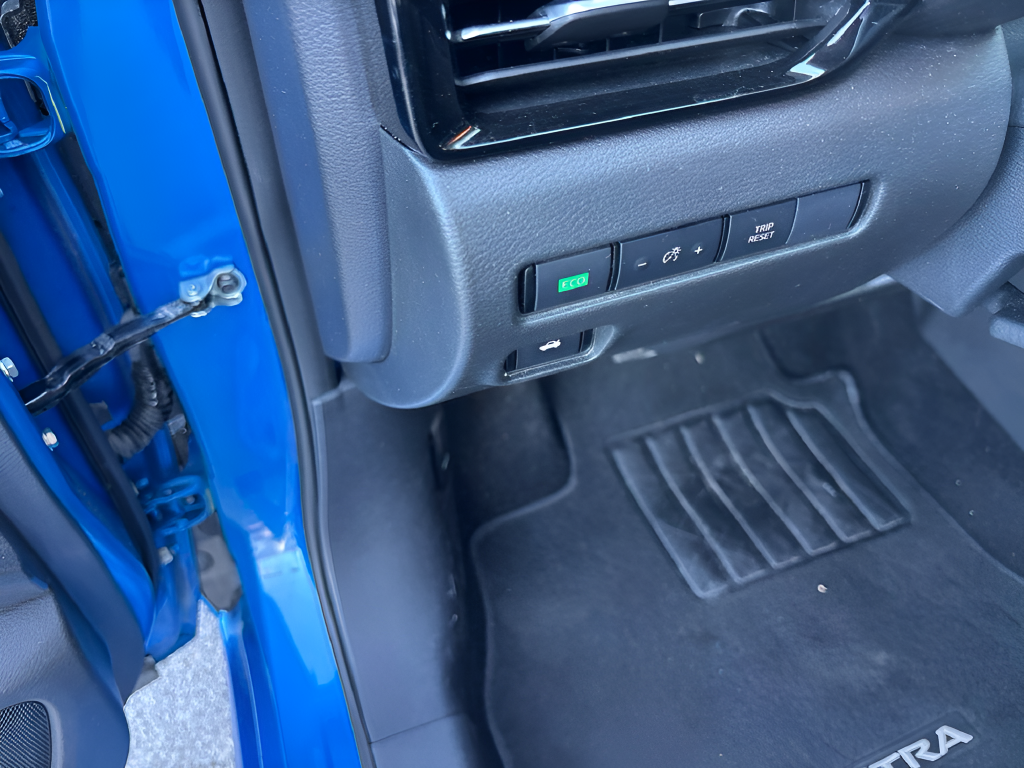 Used 2025 Blue Nissan SR image 26