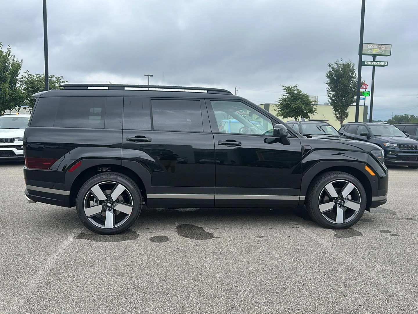 New 2026 Phantom Black Hyundai Limited 6P image 4