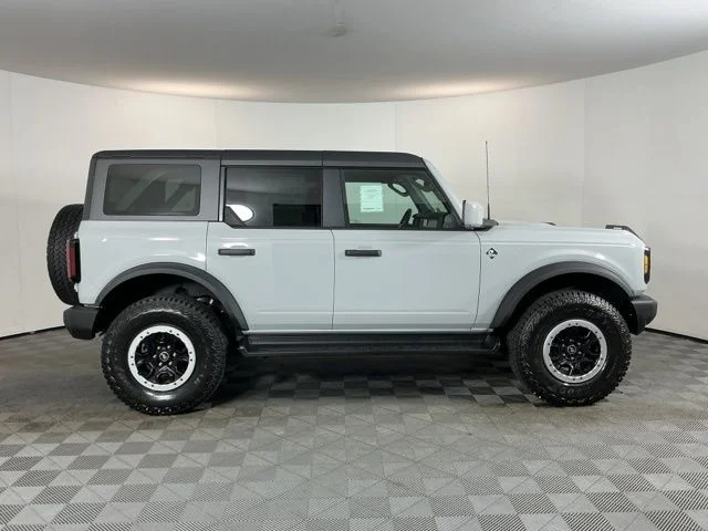 New 2026 Avalanche Gray Ford Outer Banks image 4