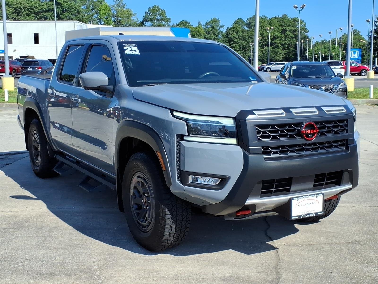 Used 2025 Boulder Gray Pearl Nissan PRO-4X image 5