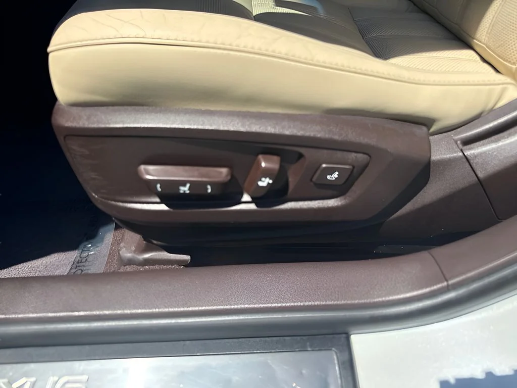 Used 2016 White Lexus 350 image 10