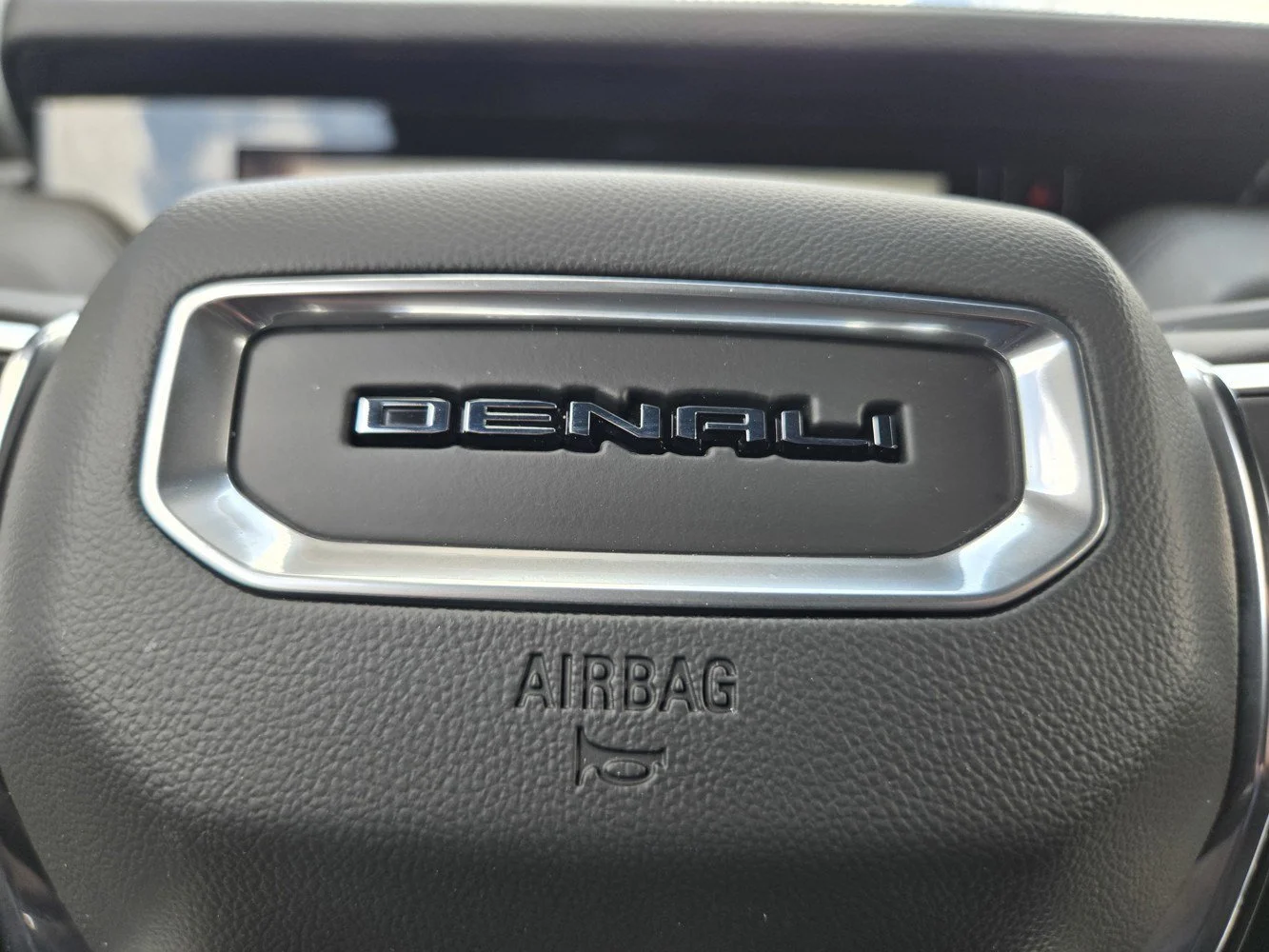 2026 GMC Yukon Denali - Photo 16