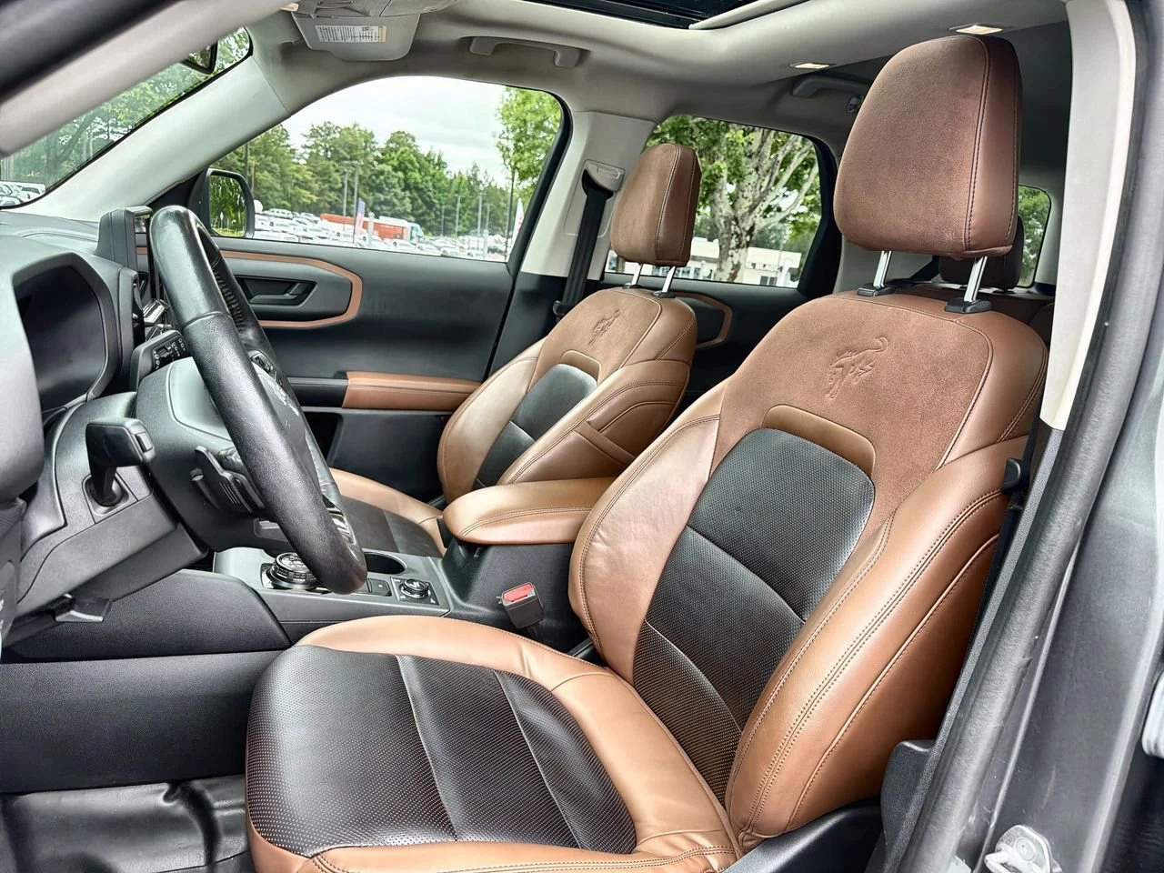 Used 2021 Gray Ford Badlands image 16