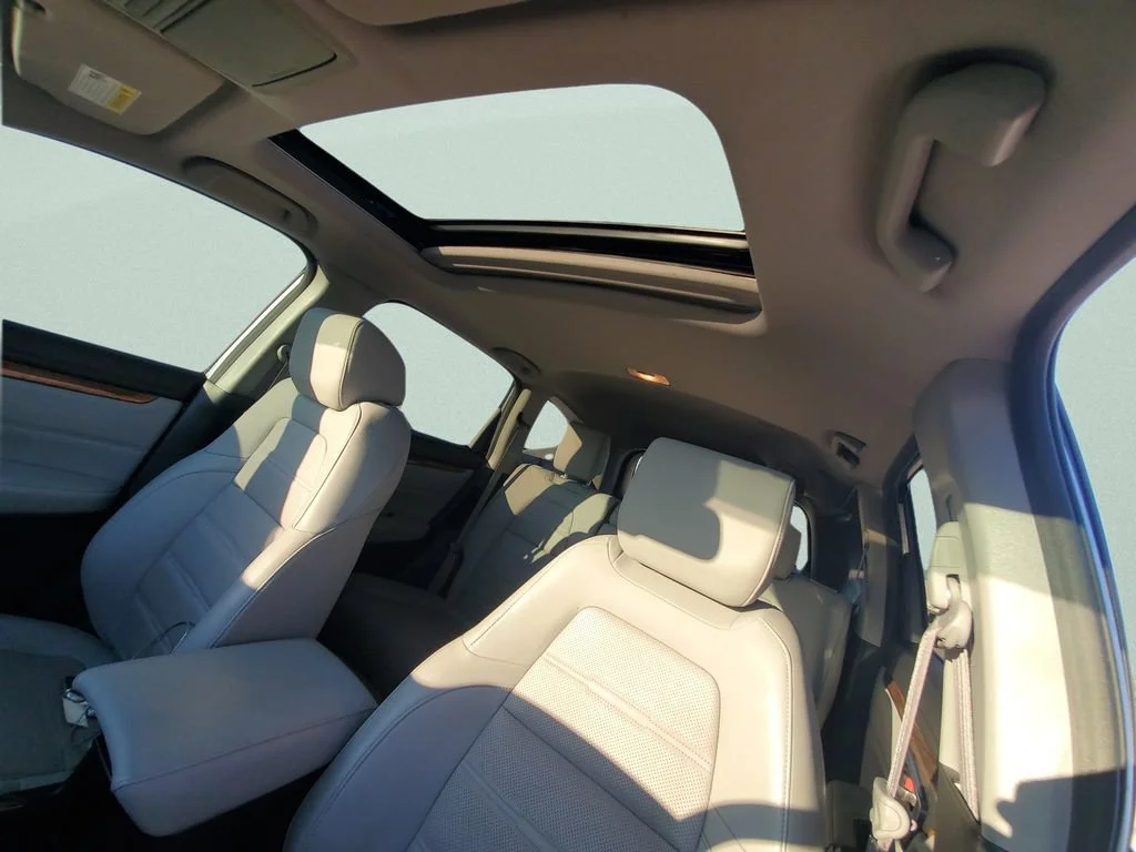 Used 2022 Silver Honda Touring image 17
