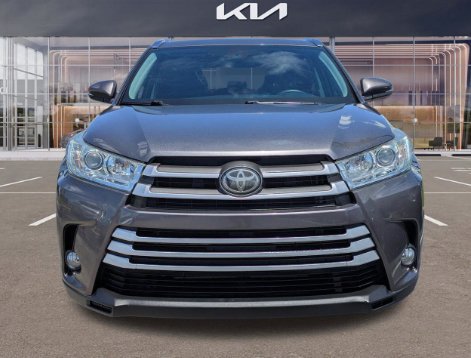 Used 2018 Predawn Gray Mica Toyota XLE image 8