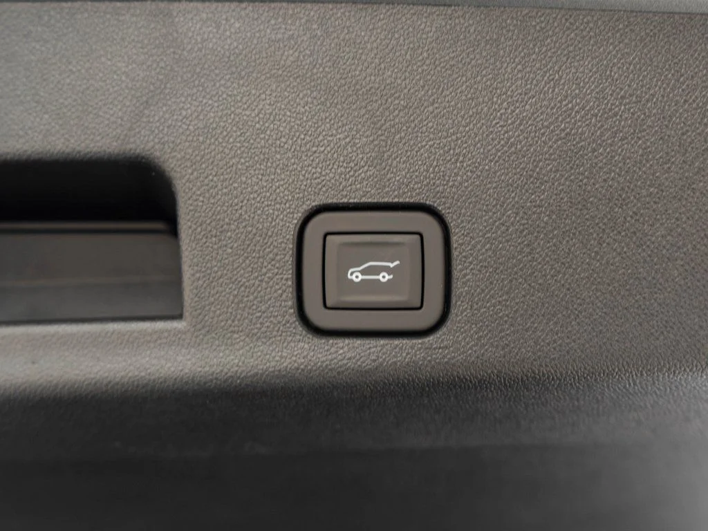 New 2026 Sterling Metallic GMC Elevation image 76