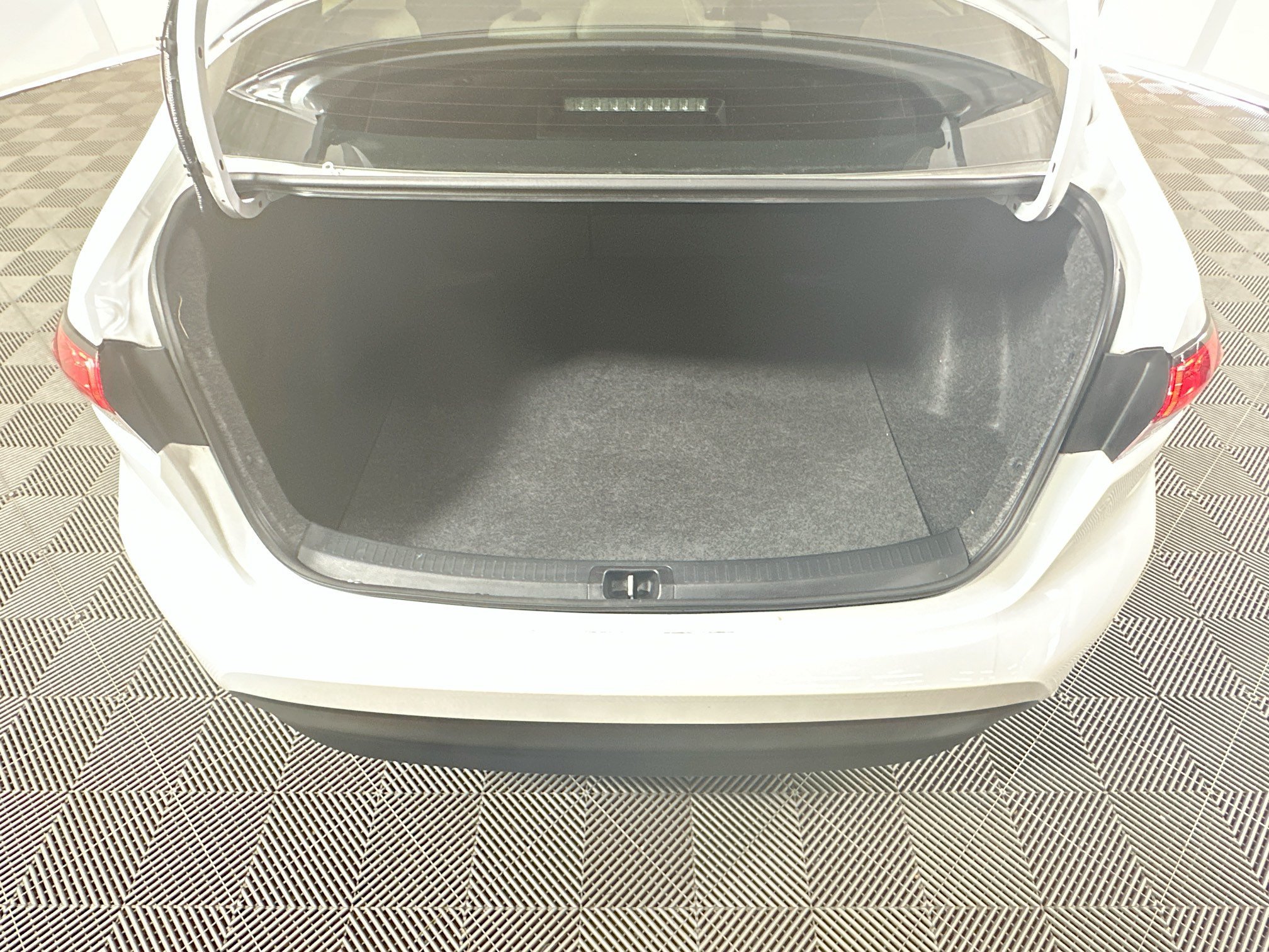 Certified Used 2025 Pearl Toyota LE image 30